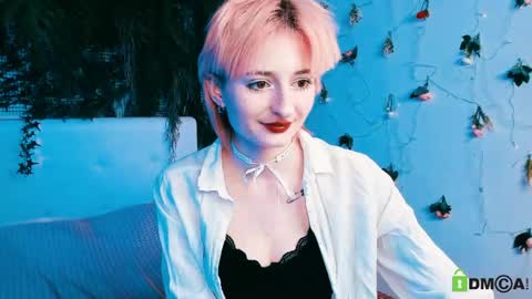 Snapshot of kira__cutie chatting on 04.24.26 Kira online show from 04.24.26
