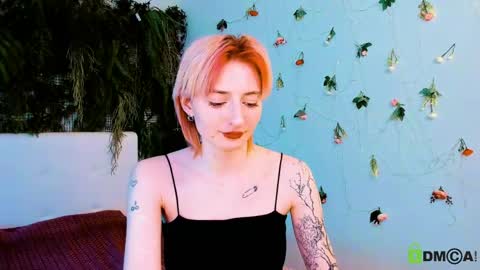 Snapshot of kira__cutie chatting on 05.15.26 Kira online show from 05.15.26