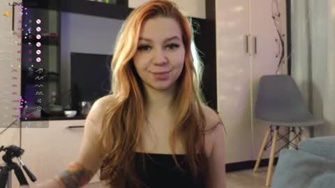 Snapshot of kira_briis chatting on 01.12.25 Kira Briis online show from 01.12.25