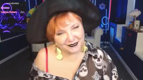 Kira Kennet online show from 10.26.25