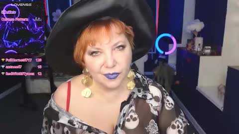 Kira Kennet online show from 10.26.25