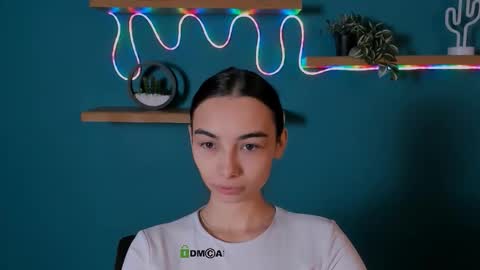 kira_light__ online show from 10.21.25