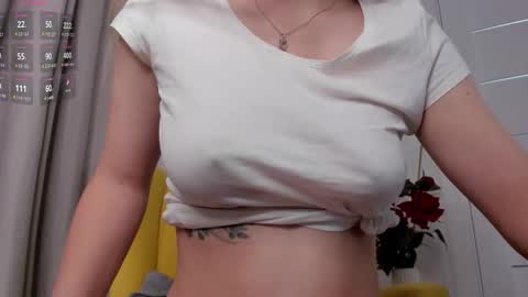 kira_little1 online show from 11.30.25