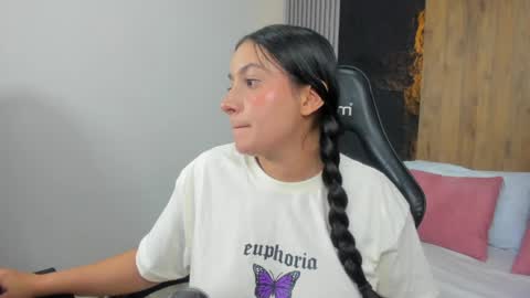 Snapshot of kira_relish chatting on 05.08.26 K I R A online show from 05.08.26