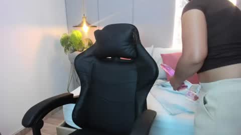 Snapshot of kira_relish chatting on 06.16.26 K I R A online show from 06.16.26