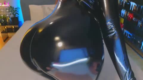 Kira online show from 10.11.25