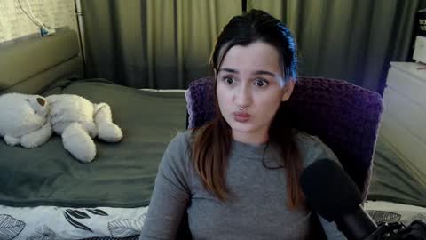 Kira  follow me  online show from 12.19.24