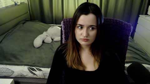 Kira  follow me  online show from 12.20.24