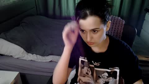 Kira  follow me  online show from 12.31.24