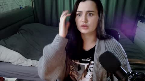 Kira  follow me  online show from 01.01.25