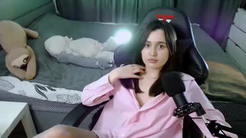 Kira  follow me  online show from 02.14.25