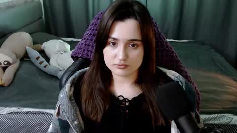 Kira  follow me  online show from 02.14.25