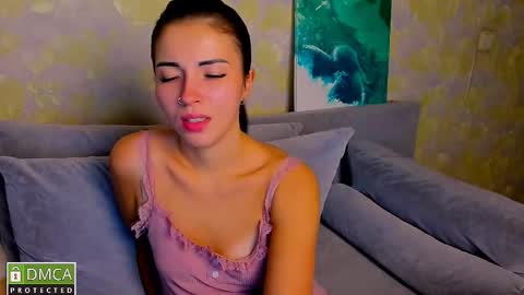 kiraa sunny online show from 10.25.25