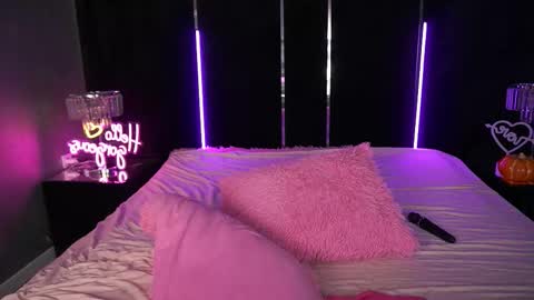 Kira online show from 11.08.25