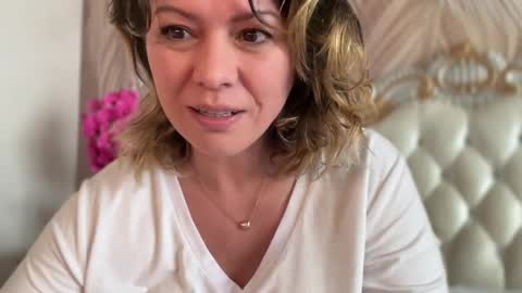 KiraDivine online show from 03.25.26