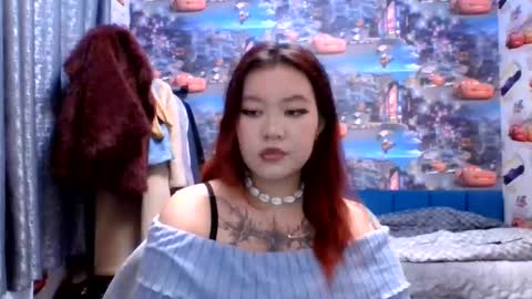 Snapshot of kiradrip chatting on 11.11.25 Kira online show from 11.11.25