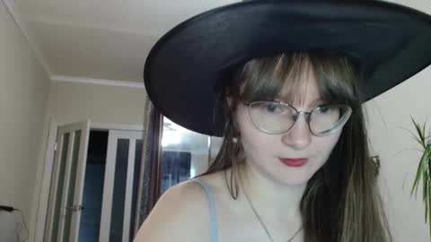 KiraGoldens online show from 10.30.25