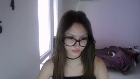 Snapshot of kirakittenn chatting on 10.05.25 kirakittenn online show from 10.05.25