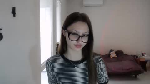 Snapshot of kirakittenn chatting on 10.18.25 kirakittenn online show from 10.18.25