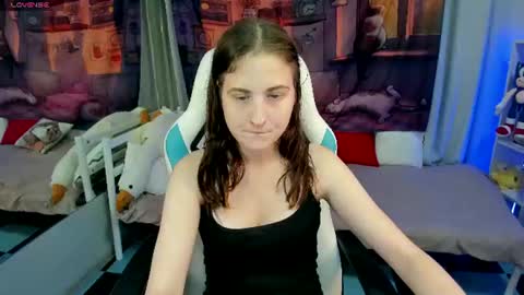 KiraParker online show from 08.03.26