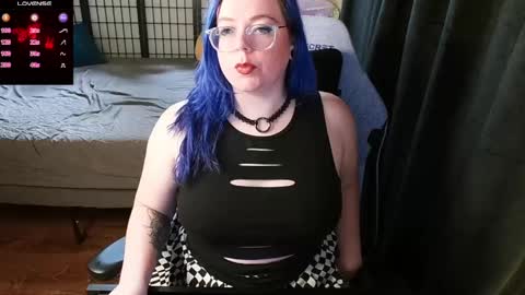 KiraSpitQueen online show from 01.17.25