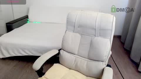 Snapshot of kiri_is_all chatting on 12.08.24 Kiri online show from 12.08.24