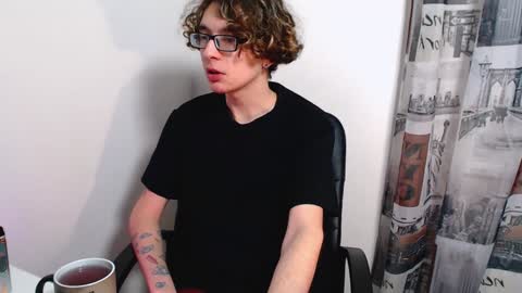 Snapshot of kiriae21 chatting on 01.06.25 Alan online show from 01.06.25