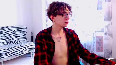 Snapshot of kiriae21 chatting on 03.09.25 Alan online show from 03.09.25