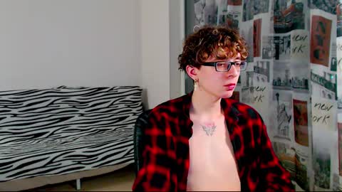 Snapshot of kiriae21 chatting on 03.10.25 Alan online show from 03.10.25