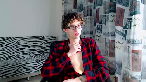 Snapshot of kiriae21 chatting on 03.11.25 Alan online show from 03.11.25