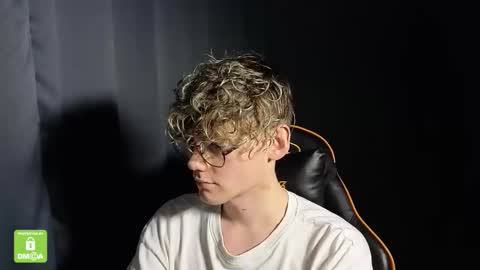 Snapshot of kirill_20_cm chatting on 01.13.26 Kirill and Andrey online show from 01.13.26