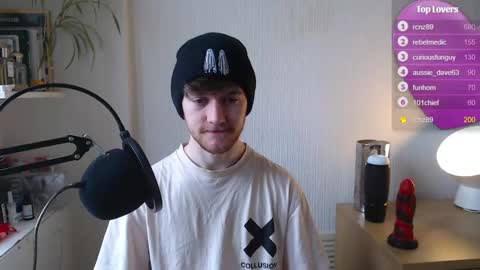 Snapshot of kirokaisan chatting on 02.25.25 kirokaisan online show from 02.25.25