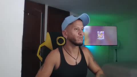 Snapshot of kironnicosex chatting on 11.08.25 Twitter Nico Santos online show from 11.08.25