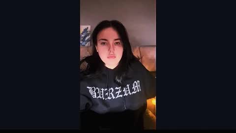 Snapshot of kirunya chatting on 10.21.25 Kira online show from 10.21.25