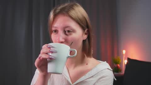 kiss_me_mila online show from 11.06.25