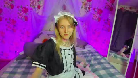 Snapshot of kisschristie__ chatting on 11.07.25 christie online show from 11.07.25