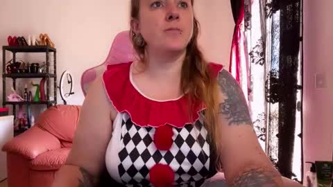 kissica online show from 10.24.25