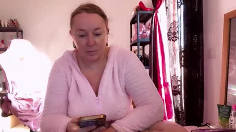 Snapshot of kissica chatting on 11.13.25 kissica online show from 11.13.25