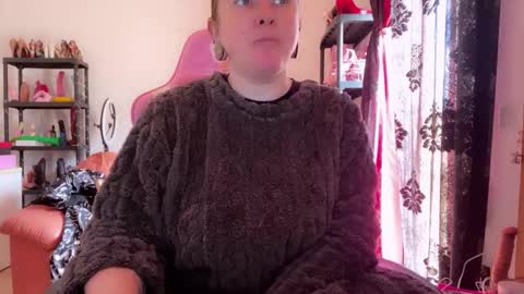 Snapshot of kissica chatting on 03.17.26 kissica online show from 03.17.26