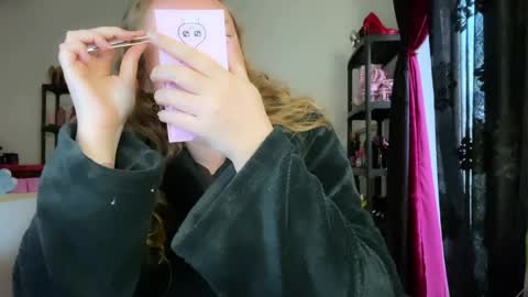 Snapshot of kissica chatting on 04.01.26 kissica online show from 04.01.26