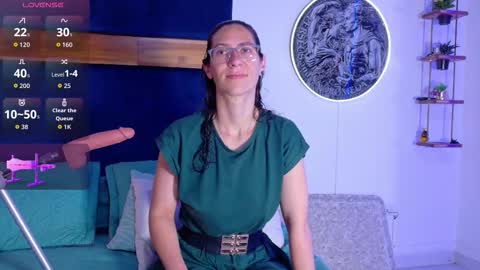 Kissing Company online show from 11.26.25