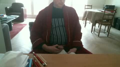 Snapshot of kisslog1 chatting on 12.22.24 kisslog1 online show from 12.22.24