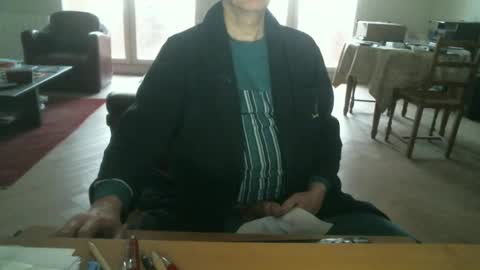 Snapshot of kisslog1 chatting on 02.16.25 kisslog1 online show from 02.16.25