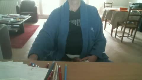 Snapshot of kisslog1 chatting on 10.05.25 kisslog1 online show from 10.05.25