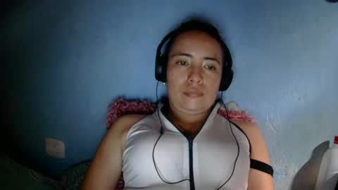 Snapshot of kissmelovejummy chatting on 01.16.26 Erika paul online show from 01.16.26