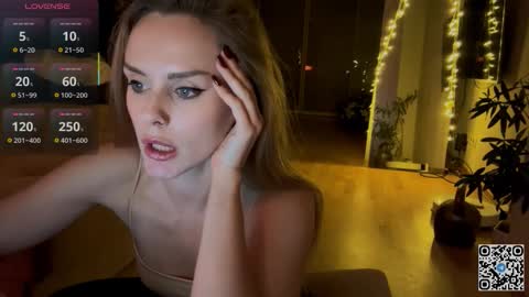 Snapshot of kissnova_ chatting on 10.25.25 Emma online show from 10.25.25