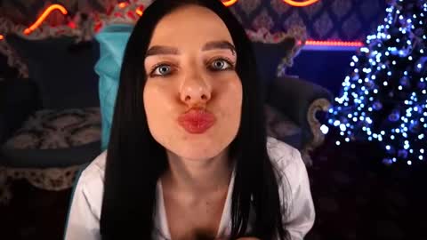 Snapshot of kitnis1love chatting on 01.19.25 kitness online show from 01.19.25