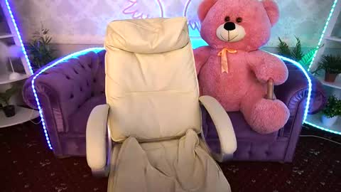 Snapshot of kitnis1love chatting on 01.23.25 kitness online show from 01.23.25