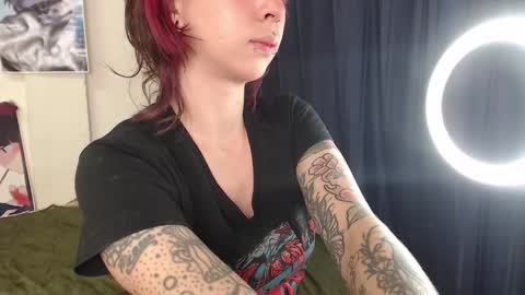 Snapshot of kitsunearineko chatting on 01.14.25 Ari Keimiwrights  online show from 01.14.25