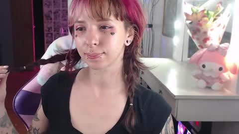 Snapshot of kitsunearineko chatting on 02.15.25 Ari Keimiwrights  online show from 02.15.25